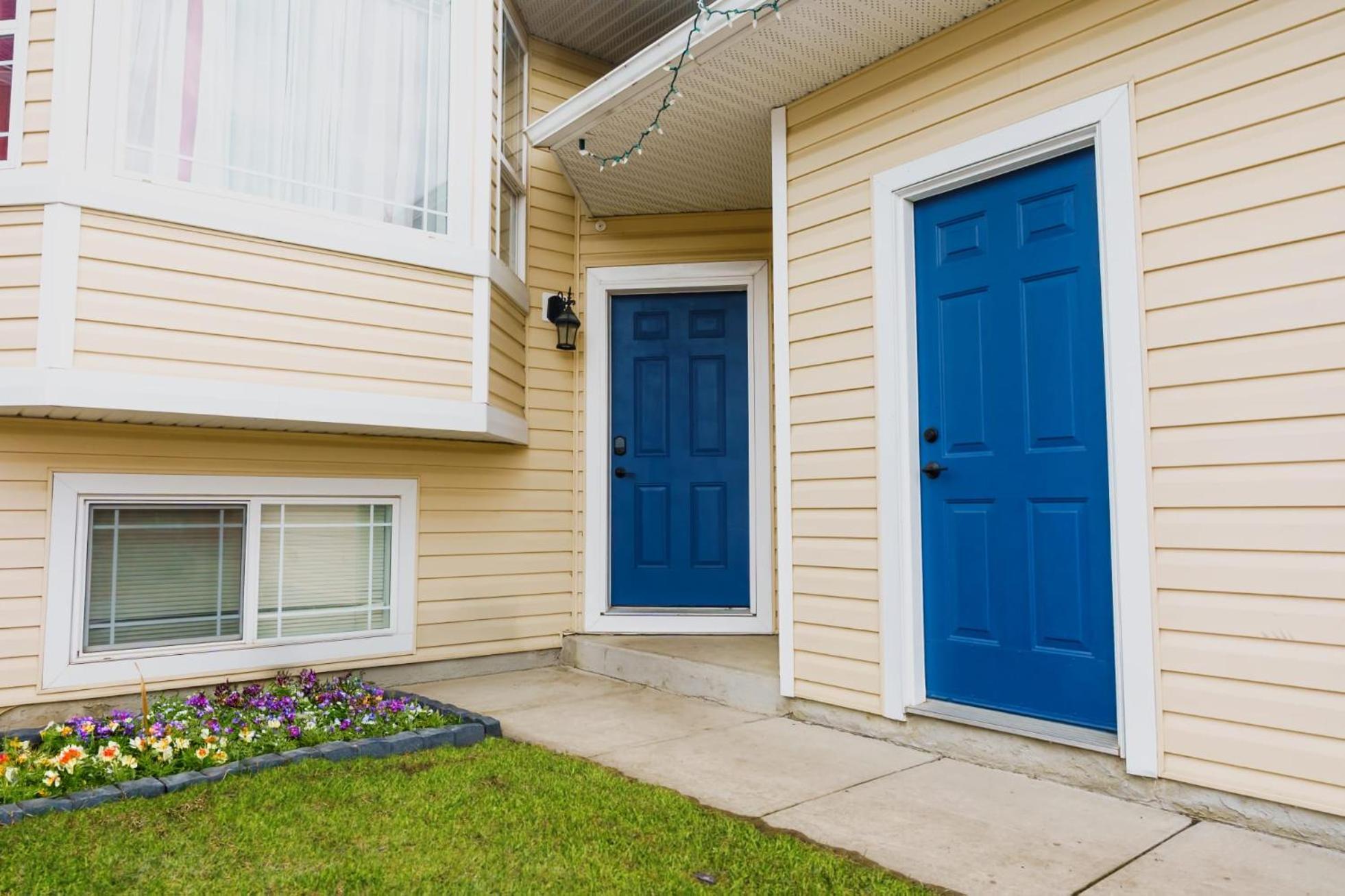 The Blue Door Hotel Grande Prairie Exterior foto